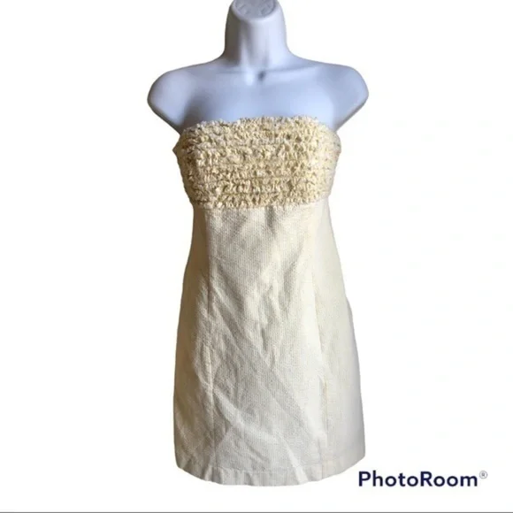 Lilly Pulitzer light yellow and white seersucker Franco dress 0 - Picture 3 of 12